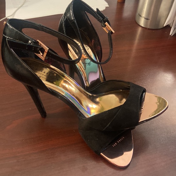 Ted Baker London - Black suede and metallic rose gold lining - Picture 3 of 6